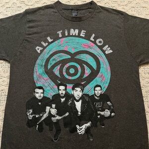 🎸 '17 All Time Low Band Eyed Heart Pink N' Turquoise Super Soft Clean Grey Tee